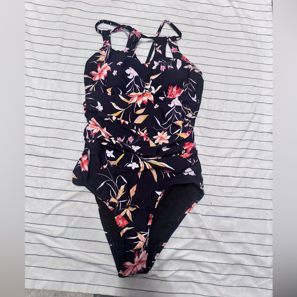 Cupshe Rich Flower Cutout Tie Back One
Piece Swimsuit - Picture 5 of 6